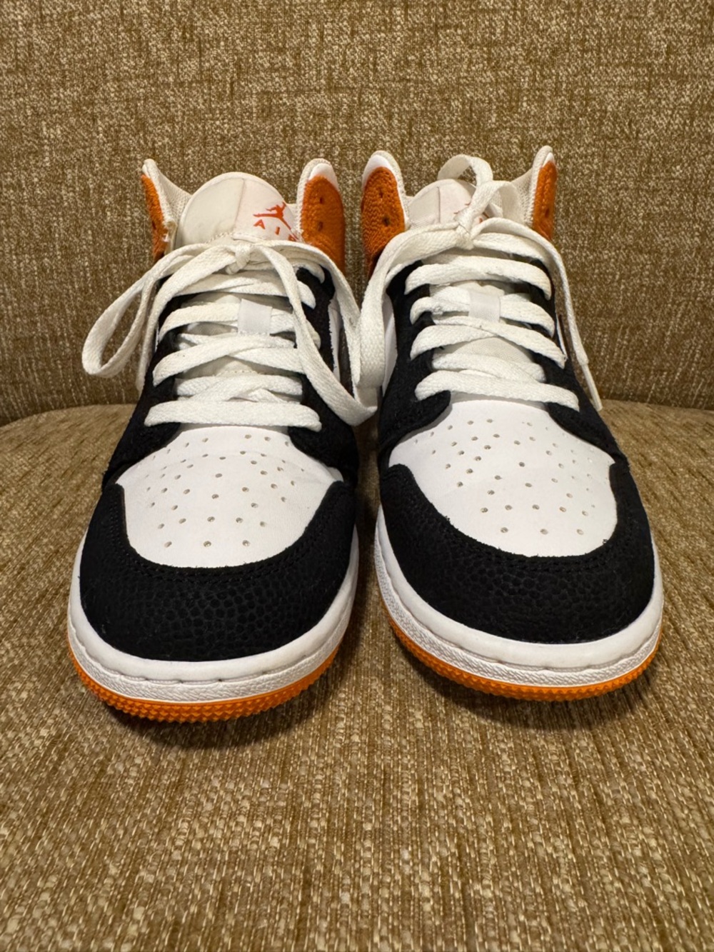 NEW Jordan 1 Mid Basketball Blossom DQ8390-100 Size 5.5Y - Picture 7 of 11